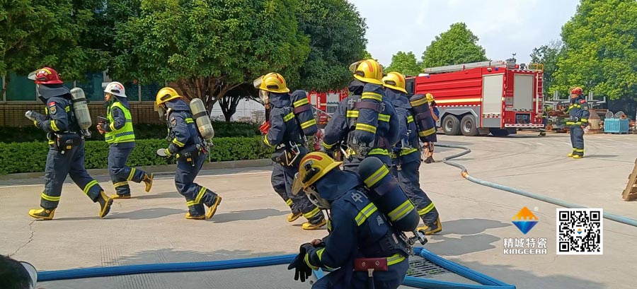 鸿运国际起劲配合消防联合演练，共筑清静生产防地